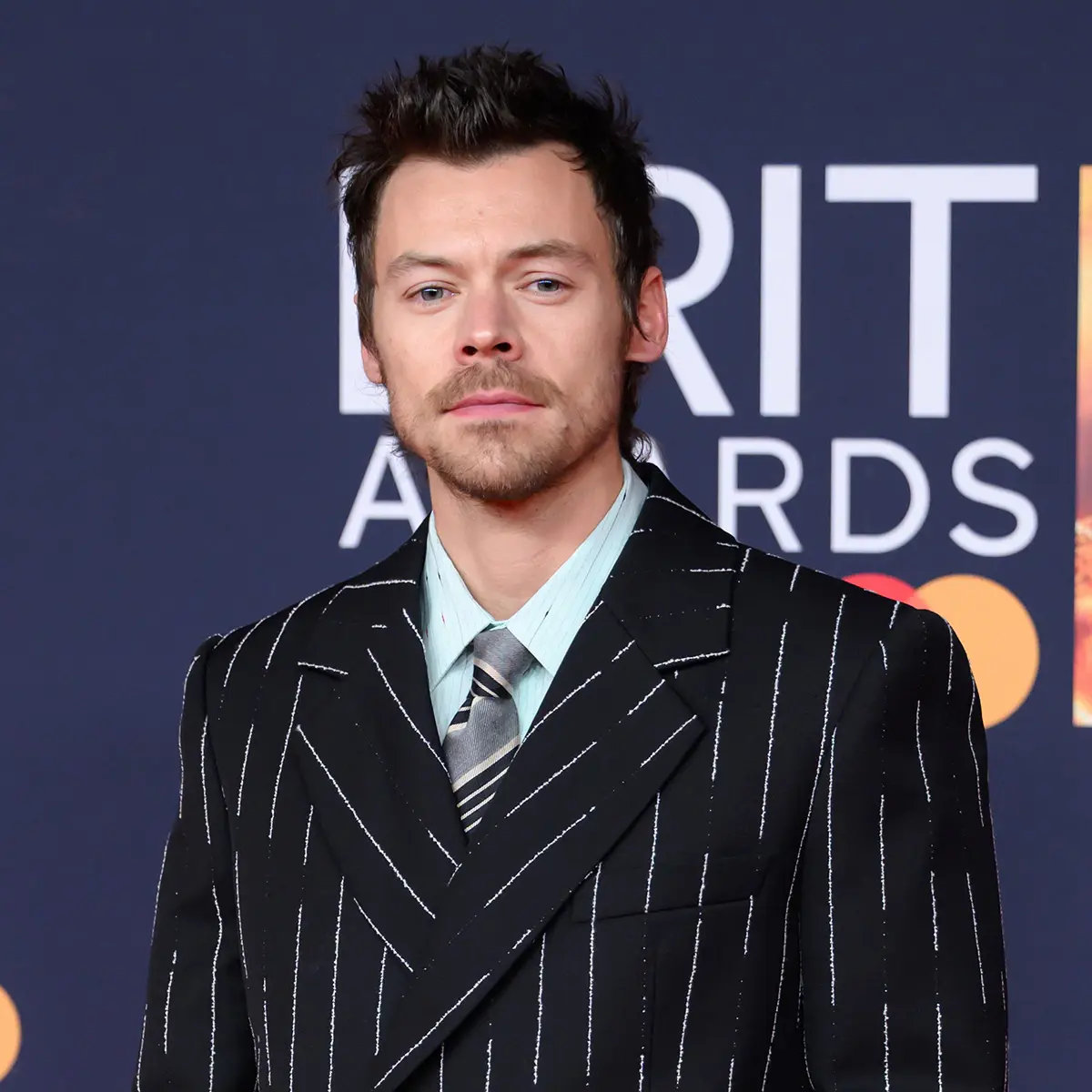 Harry Styles și Nina Dobrev, în prima linie la debutul Knicks
